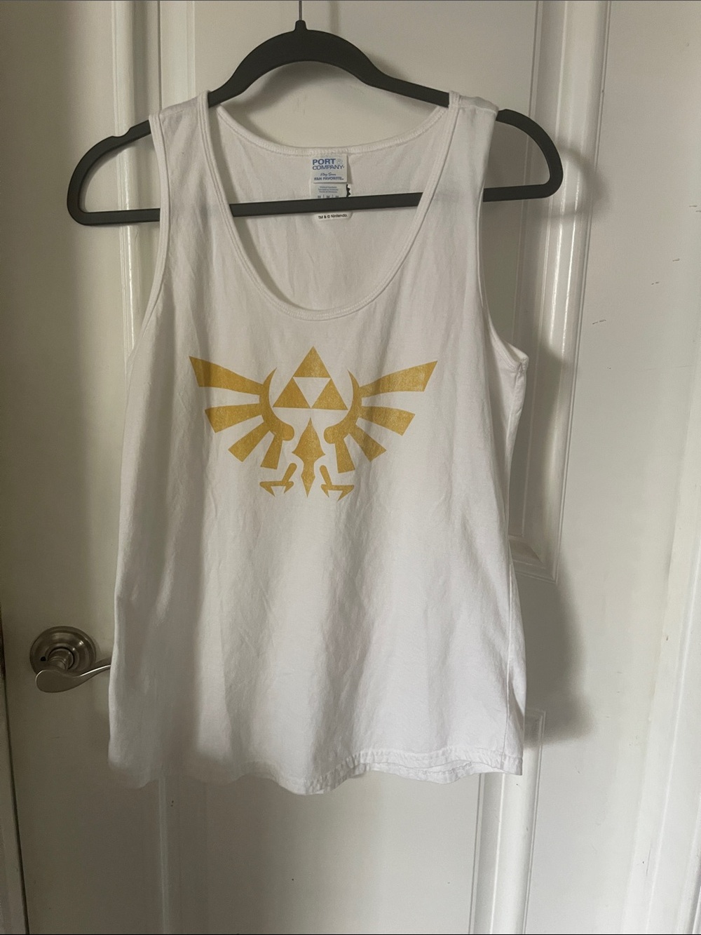 Nintendo Legend of Zelda Royal Crest Graphic Tank Top 
(M)